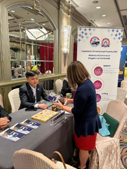 A person and person at a table
AI-generated content may be incorrect.